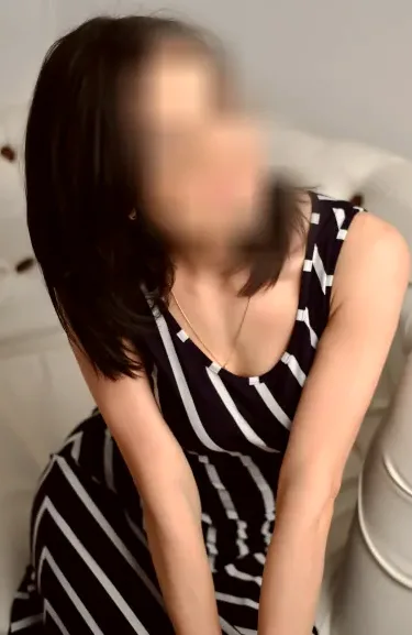 Alena, 33