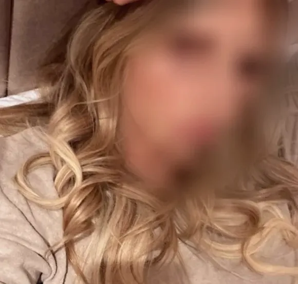 Clara, 28