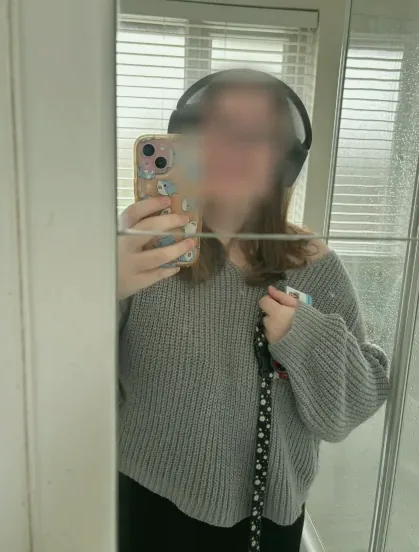 Eva, 23