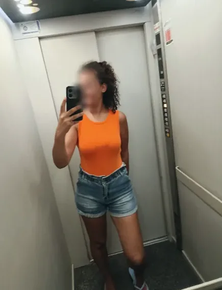 Eva, 33