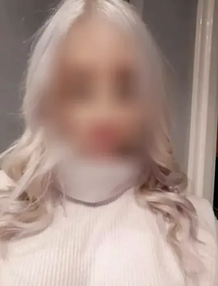 Fabienne, 30