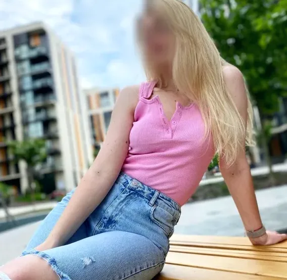 Hannah, 37