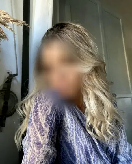 Isabella, 20