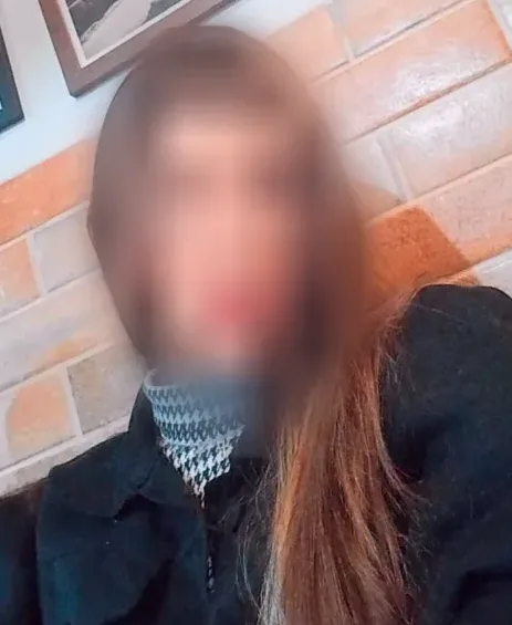 Ivona, 25