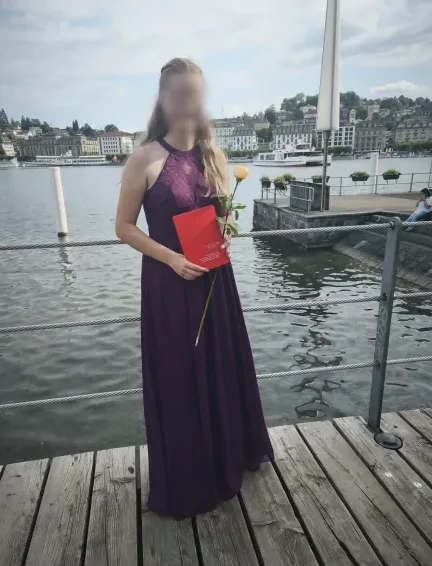 Lara, 23