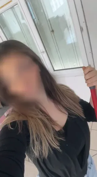 Lara, 20