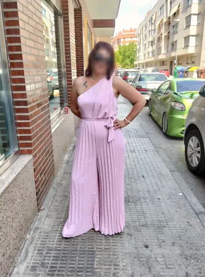 Leonie, 39
