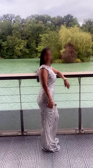 Lilly, 40