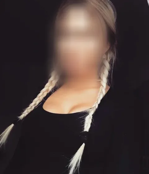 Michaela, 26