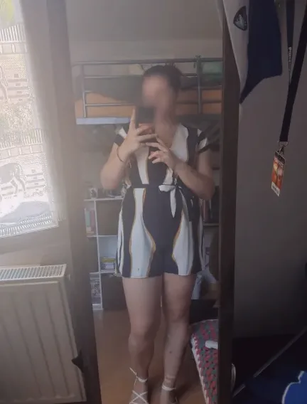 Mirela, 22