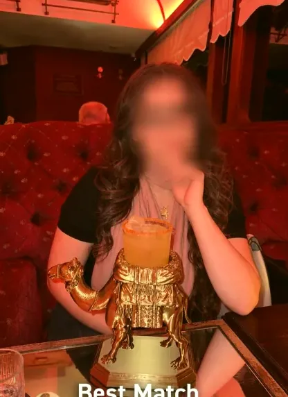 Nina, 34