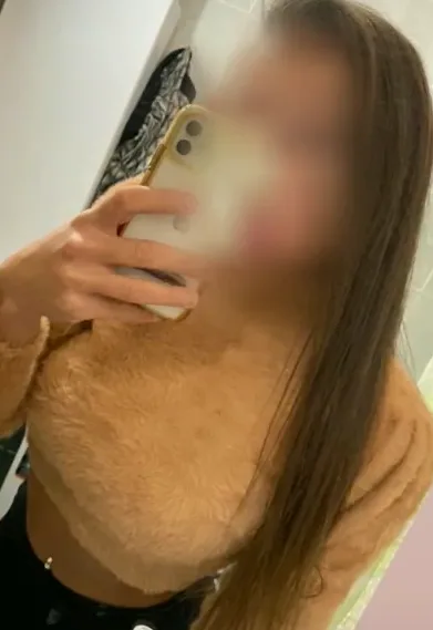 Pia, 27