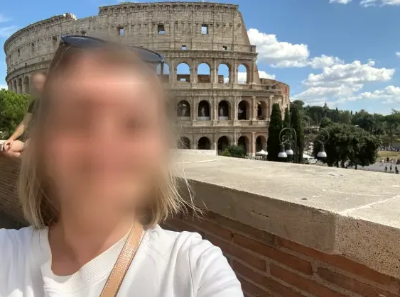 Sabrina, 38