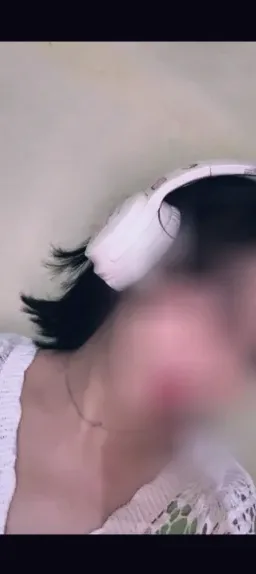 Selma, 30